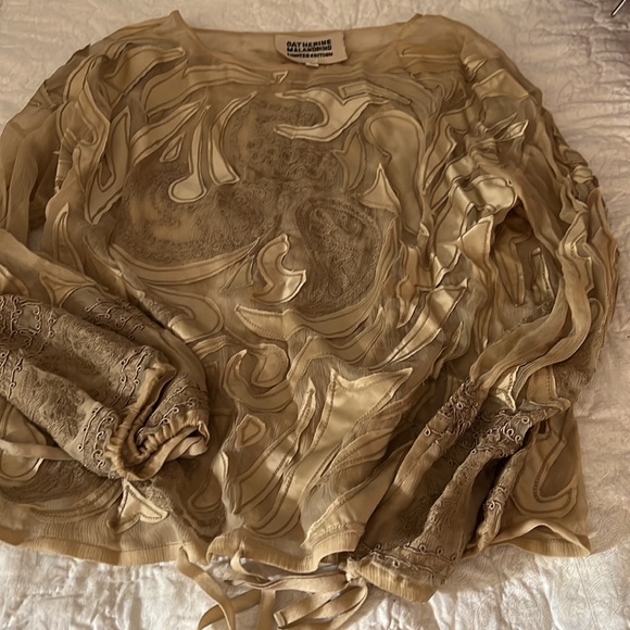 Catherine Malandrino Limited Edition size 40 gold lace top - Picture 2 of 3